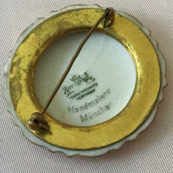 Porcelain Hand Painted Brooch - Picture 3 of 3